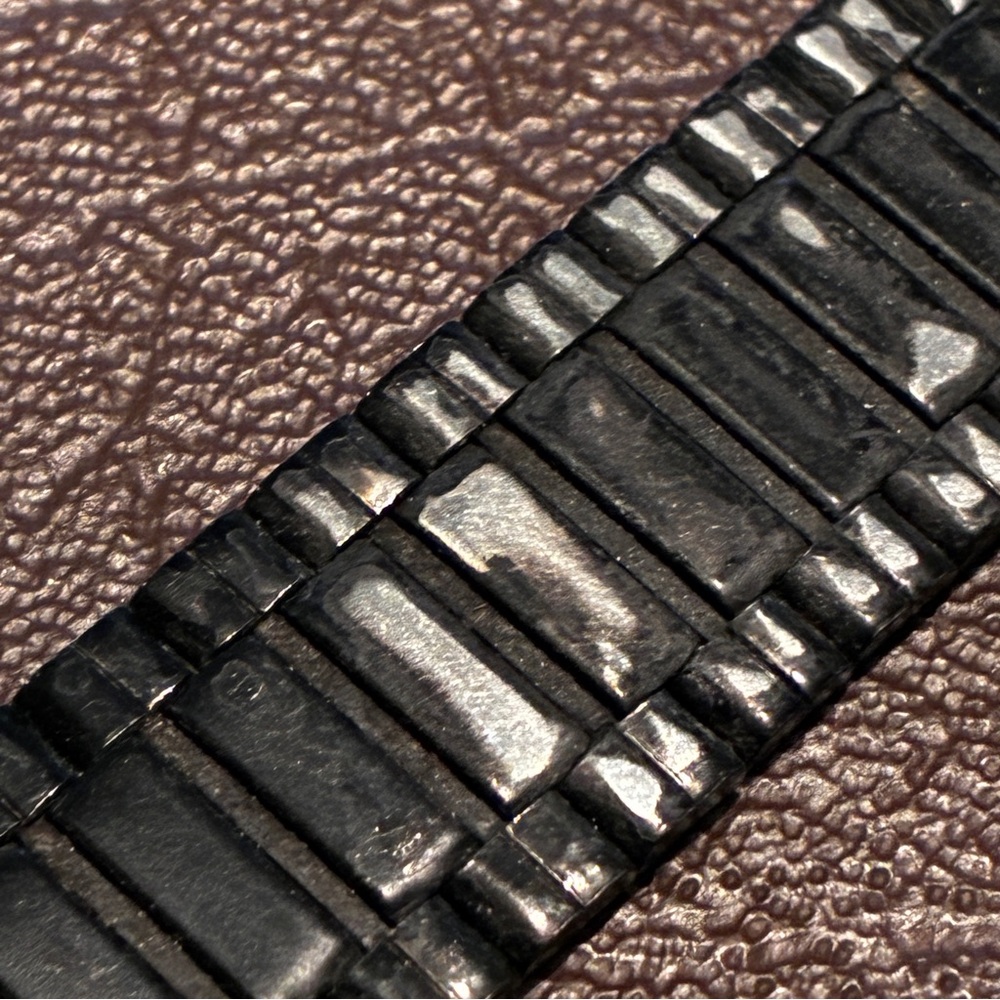 Women's Black and Gold Quartz Watch - Picture 14 of 15